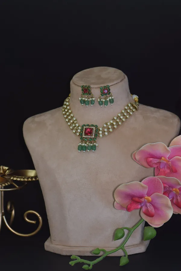 Green_Brass_Necklace_Set_For_Women